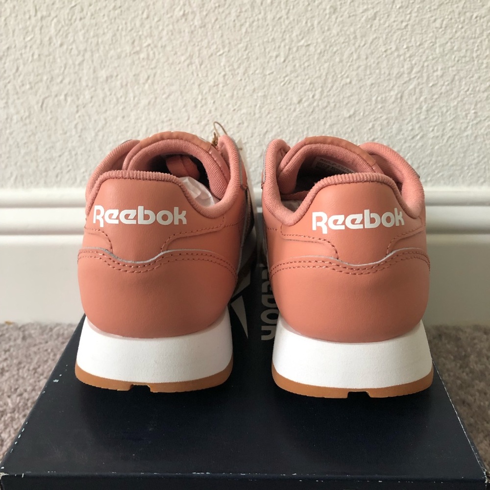 Reebok Women's Classic Leather Light Pink Running Shoes Multiple Sizes - Picture 4 of 7